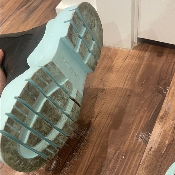 Bottega Veneta Black and Aqua Platform Boots - Picture 4 of 9